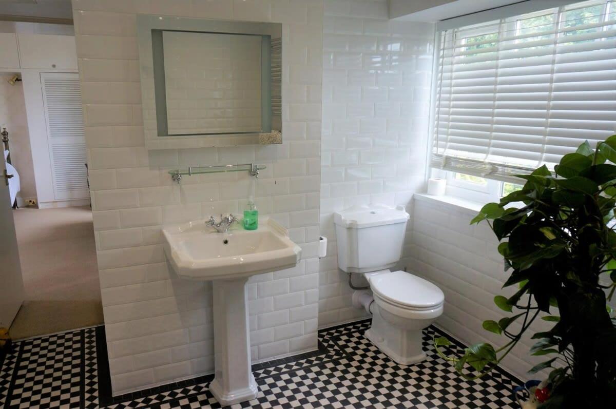 Spacious Town House With Swimming Pool Plymouth Exterior foto