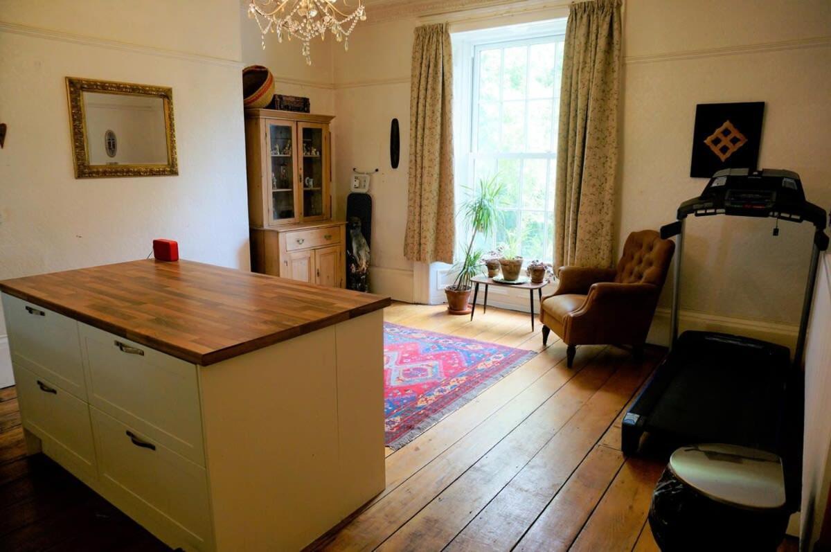Spacious Town House With Swimming Pool Plymouth Exterior foto