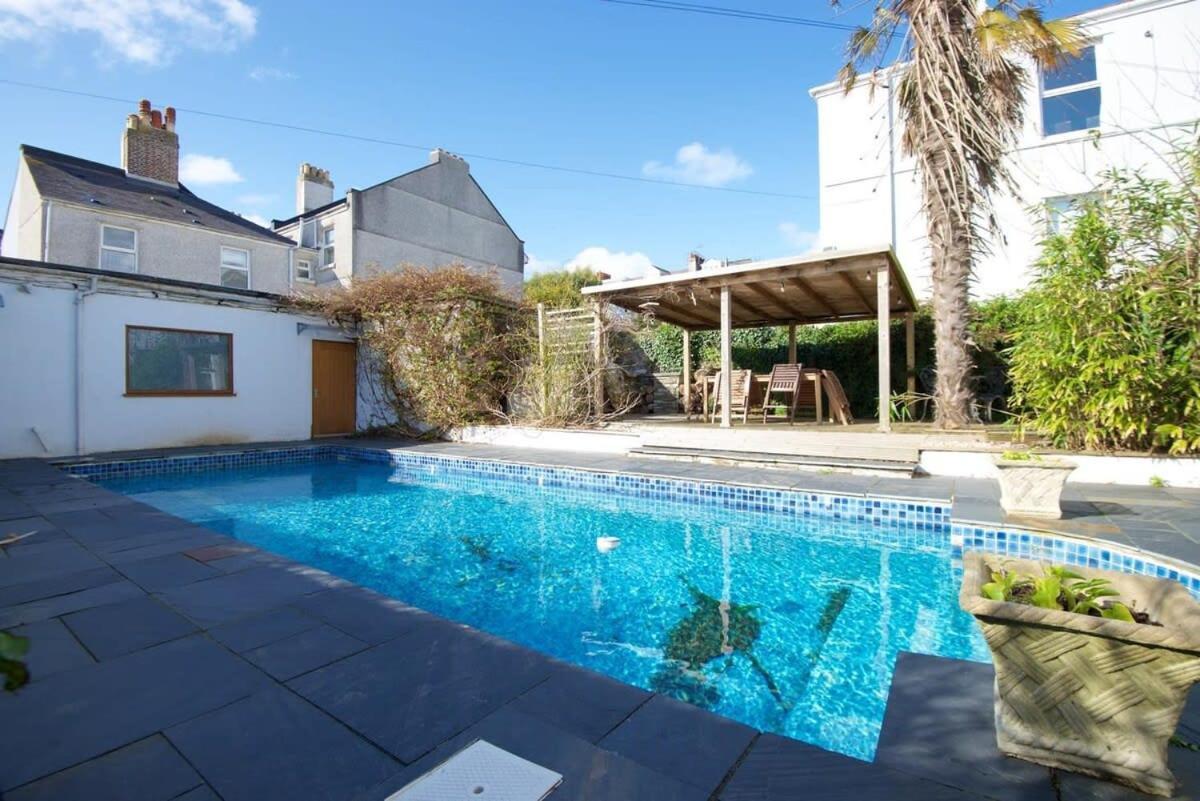 Spacious Town House With Swimming Pool Plymouth Exterior foto
